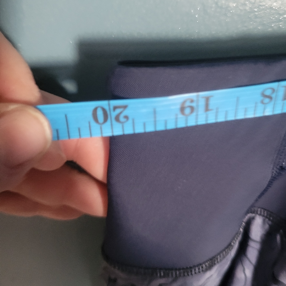 Athleta NWT size 2X 3.5 inch Run With It printed short - Picture 8 of 8